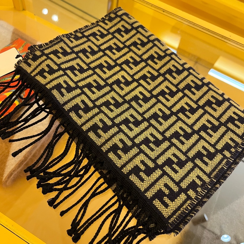 NWT FENDI FF Monogram Wool 70” long Scarf Wrap Men / woman